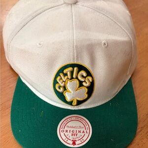 Boston Celtics Mitchell & Ness Snapback Cap (Vntg/Hardwood Collection). NWOT